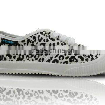Gender women injection canvas shoes