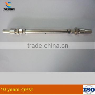 Metal fittings for the terminal to swage wire rope with screw type