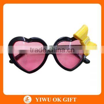 Heart Shaped Plastic Party Sunglasses with a Cute Bowknot Fancy Party Glasses