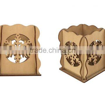 Customized Natural color Wooden Christmas Decoration Candle Holder with snowflake decorative gifts