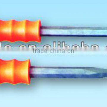 Cold chisel with rubber holder