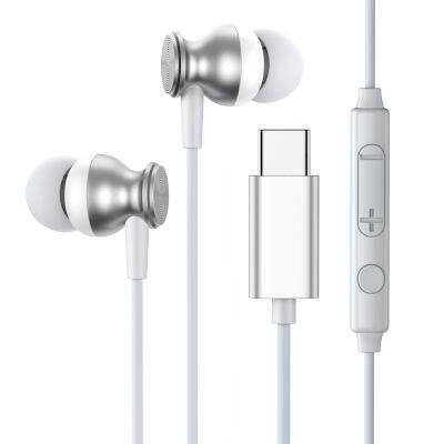 wired earphone