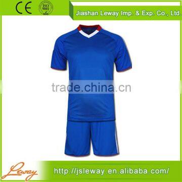 Customized Cheap Slim Fit Kids Retro Soccer Jersey Set Uniform Supplier's Choice