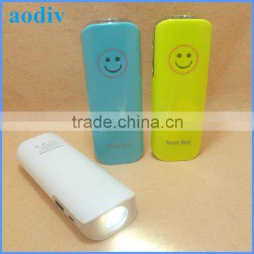 Hot Selling! Universal USB Portable Smile Face Power Bank 5600mah LED torch power bank