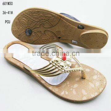 Made in China PCU ladies metal shoelace clip-toe slippers