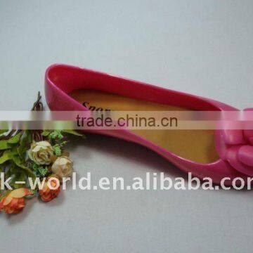 cosy lady pumps - flowers decorated/purple