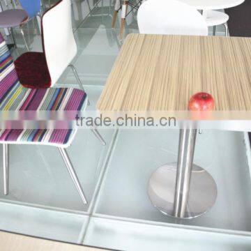 Soft Upholstered Chair and Good Sealing Table Restaurant (FOH-NCP19)