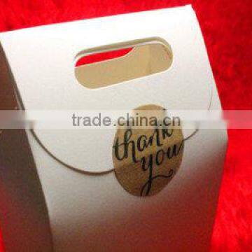 folding paper cake bags with handles and custom prints for cake shops, bakeries, cake manufacturers, confectioners,