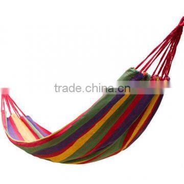 swinging outdoor hammock