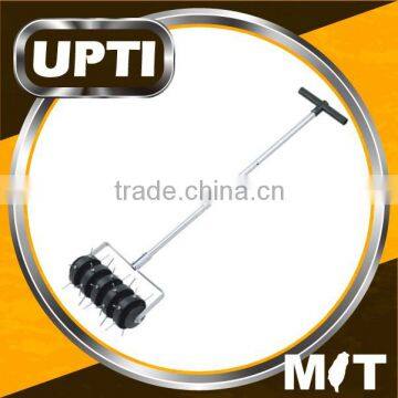 Taiwan Made High Quality Rolling Spike Lawn Aerator Push Along Lawn Spike Aerator