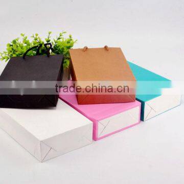 Different Types of Shopping Paper Bags Wholesale photo-3