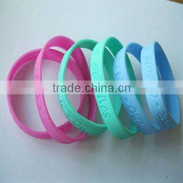 Debossed or embossed logo in silicone bracelet