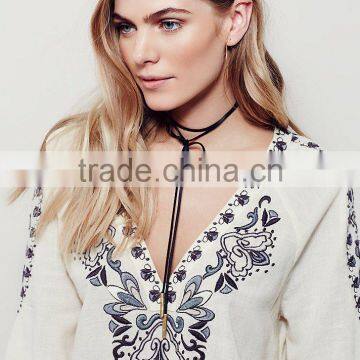 2016 Guangzhou Shandao Latest Model Autumn Fashion Elegant Long Flare Sleeve Deep V Neck Embroidered Ladies Cotton Tops Designs photo-4