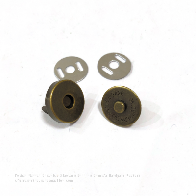 14MMordinary green-colored magnetic button
