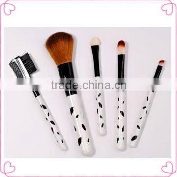 Beauty eye shadow brush hot sale