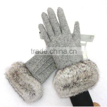 girl's woolen glove with rabbit fur