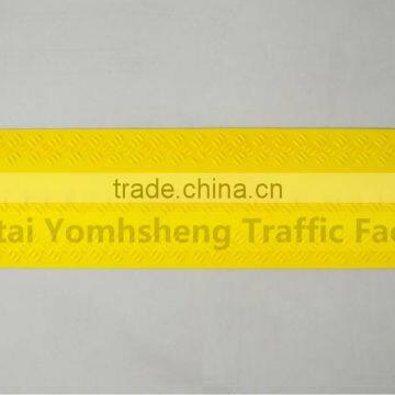 Wide 1-channel Yellow Plastic Cable Protectors