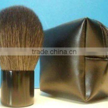 Makeup cosmetic kabuki brush with pouch