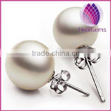 Simple and Elegant Chinese Version of The South Sea Shell Pearl Stud Earrings