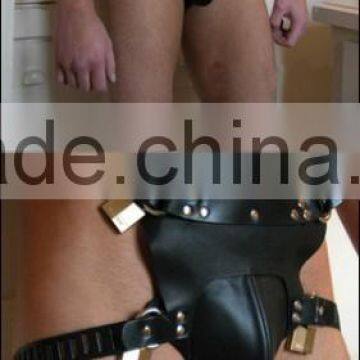 MENS LOCKING CHASTITY BELT BLACK COLOUR