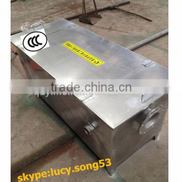 Automatic grease separator for house kitchen