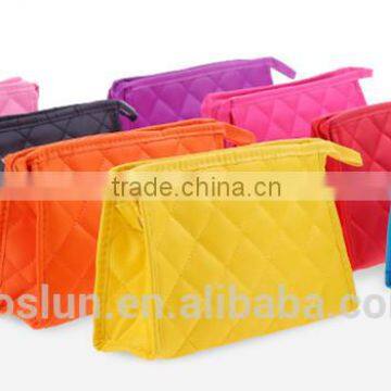 Specializing in the production of hot-selling quilted cosmetic bag makeup bag toiletry bag