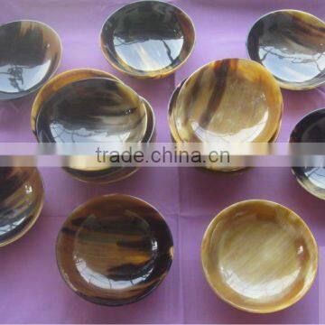 Buffalo horn bowl, natural horn vein. Diameter 13cm