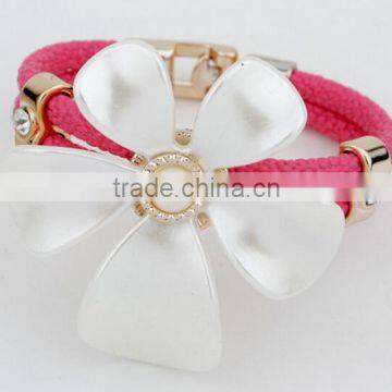 CZ90502 Europe style flower hollow fashion women bracalet bangles