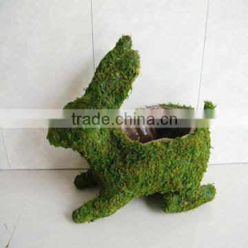 Lovely wedding favors vine moss overlapping planter