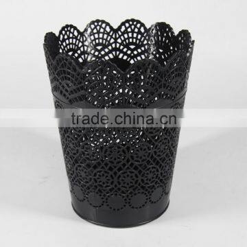 Plastic Round Colourful Hollow Out Wastebasket photo-3
