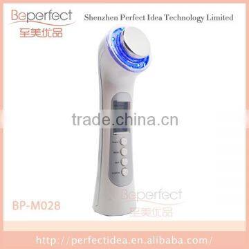 Hot sell mini edition ultrasonic blackhead remove rechargeable beauty equipment