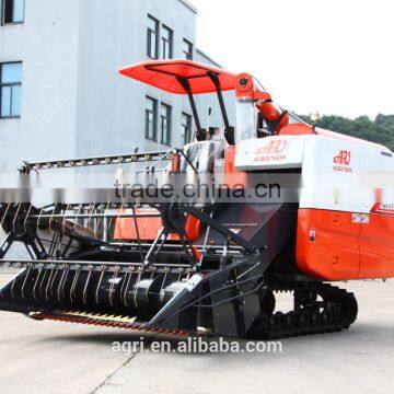 Self-propelled 5kg feeding quantity soya harvester