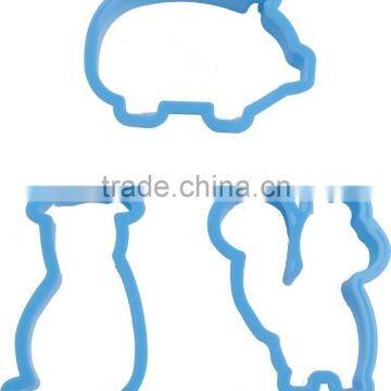 Different shape 3 PCS Food Grade dough toast cutter Plastic Bread Cutter