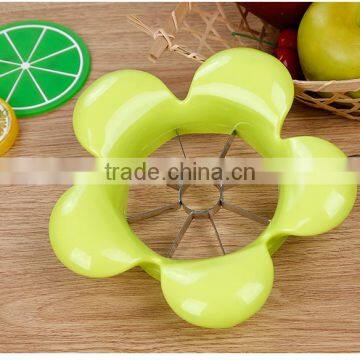 L00080 2017 New Style Good Plastic Fruit Apple Cutter Slicer With Wave Shape Handle photo-3