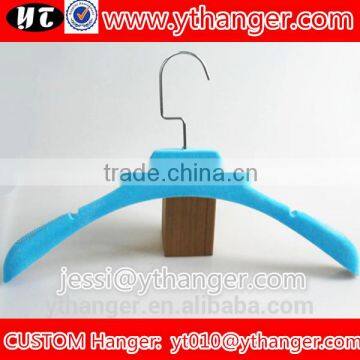 YY0493 Custom Hanger Factory Bridal Dress Hanger Wedding Dress Purple Notched Velvet Hanger Supplier's Choice photo-4