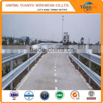 En ISO 1461 Standard Highway Guardrail