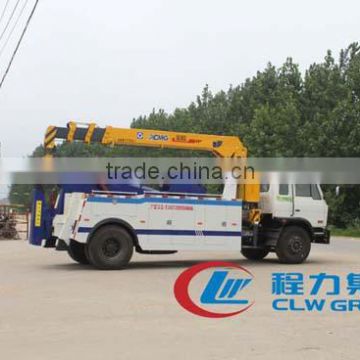 Dongfeng 4x2 towing wrecker with crane