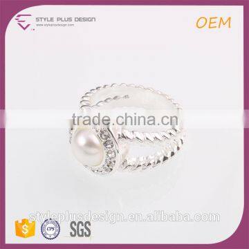 R63229S01 Alloy Jewelry Main Material and Pearl Main Stone Sterling Silver O-ring Lighting Leeds Factory Shop Rings