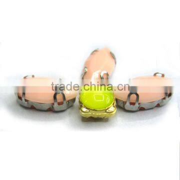 woman knitwear jeweled sewing stone sayajual shawl scarf chunky resin beads candy pastel color garment catcher
