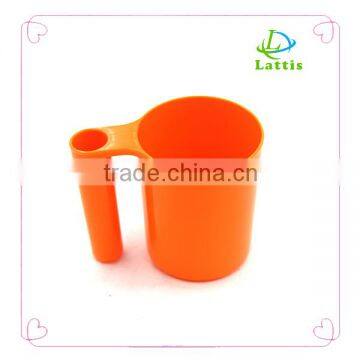 Promotional plastic PP drinking water cup hand shanktooth brush cup