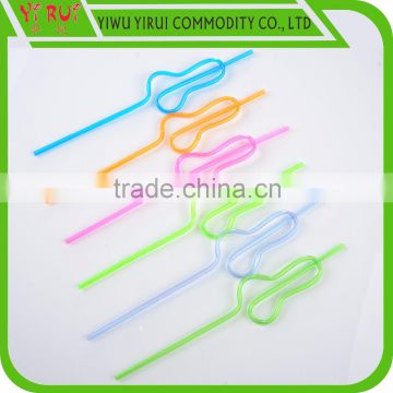 funcy drinking straws with violin shape pattern