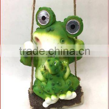 Residential Decor Swinging Frogs Shaped Led Light Solar