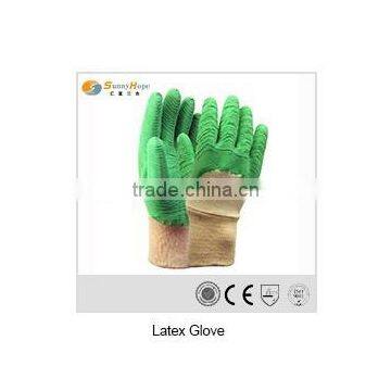 Working green crinkle latex coated gloves