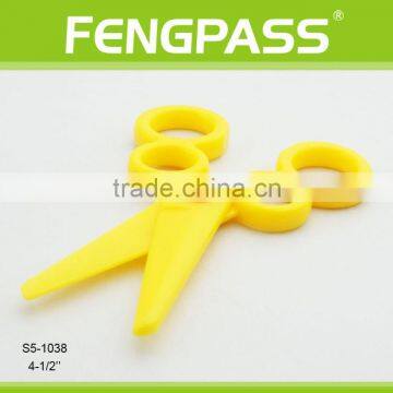 S5-1038 4.5 Inch Plastic Handle Cute Scissors photo-4