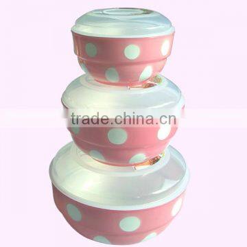 two tone plastic salad bowl with lid