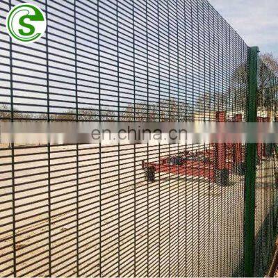 USA widely used security iron mesh fence panels anti theft 358 clear view fencing for truck yard