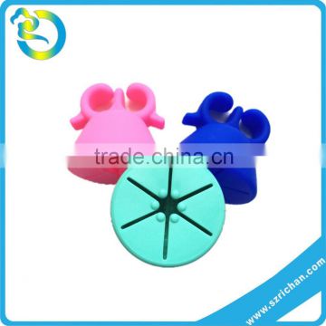 Wholesale Fashion Shape customized logo silicone Nail Polish Bottle Finger Holder