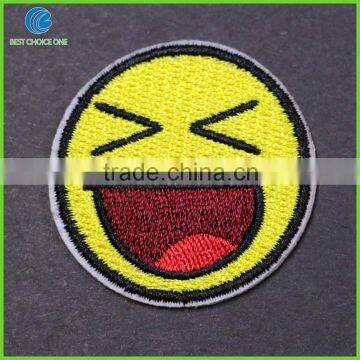 2016 Customed Self-adhesive Embroidery Patches Designs