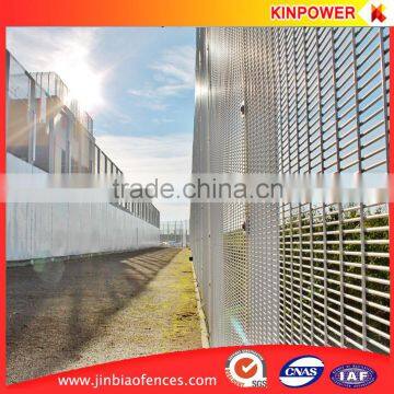 Anti Climb And Anti Cut Fence Security Airport Prison Barbed Wire Fence