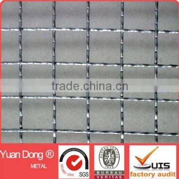 Square hole crimped wire mesh